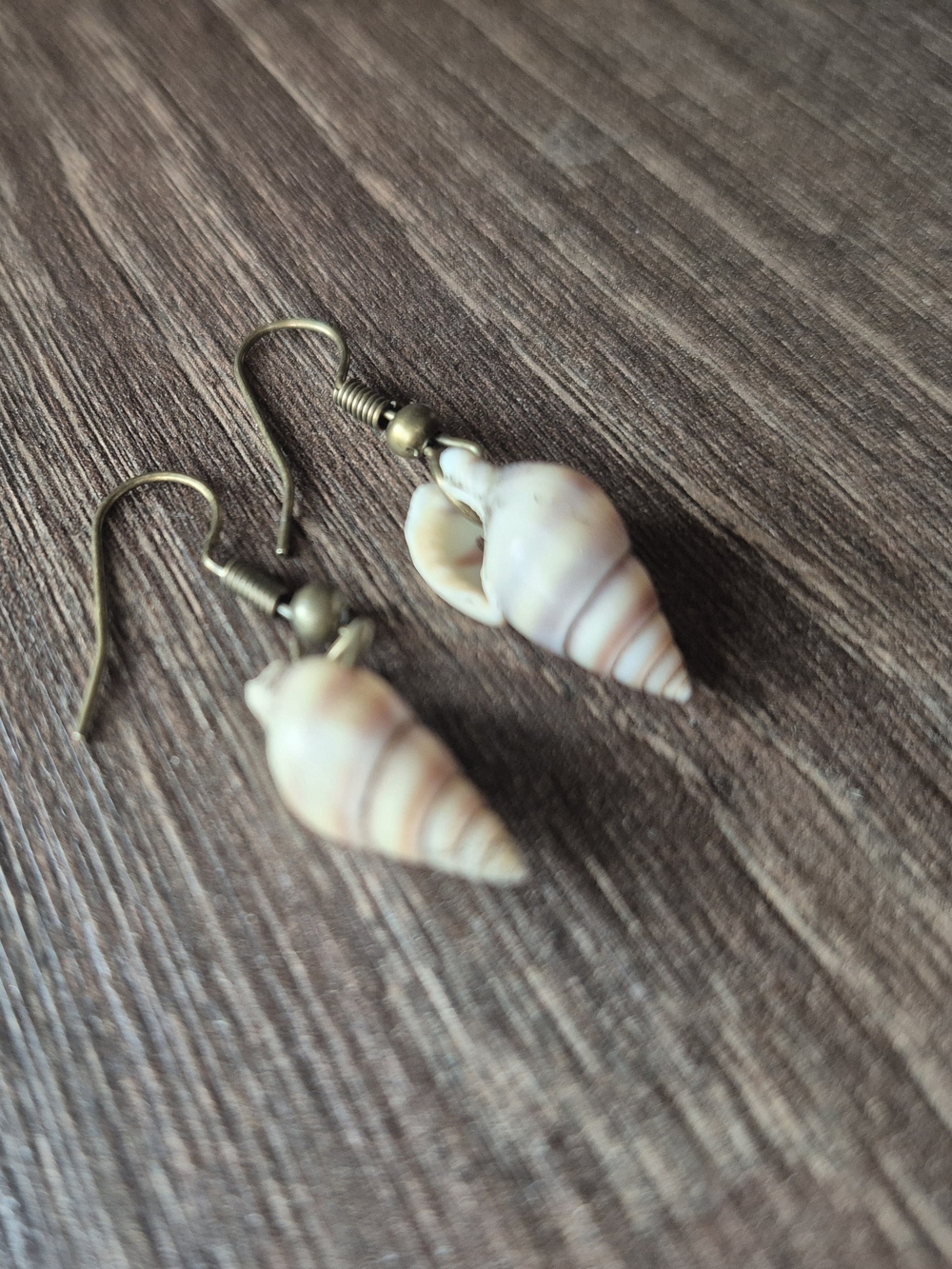 Hancrafted Vintage Seashell Earrings!